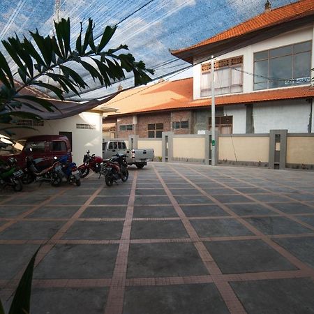Oyo 90058 Pondok Seruni เดนปาซาร์ ภายนอก รูปภาพ