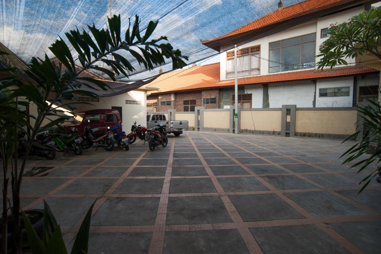 Oyo 90058 Pondok Seruni เดนปาซาร์ ภายนอก รูปภาพ
